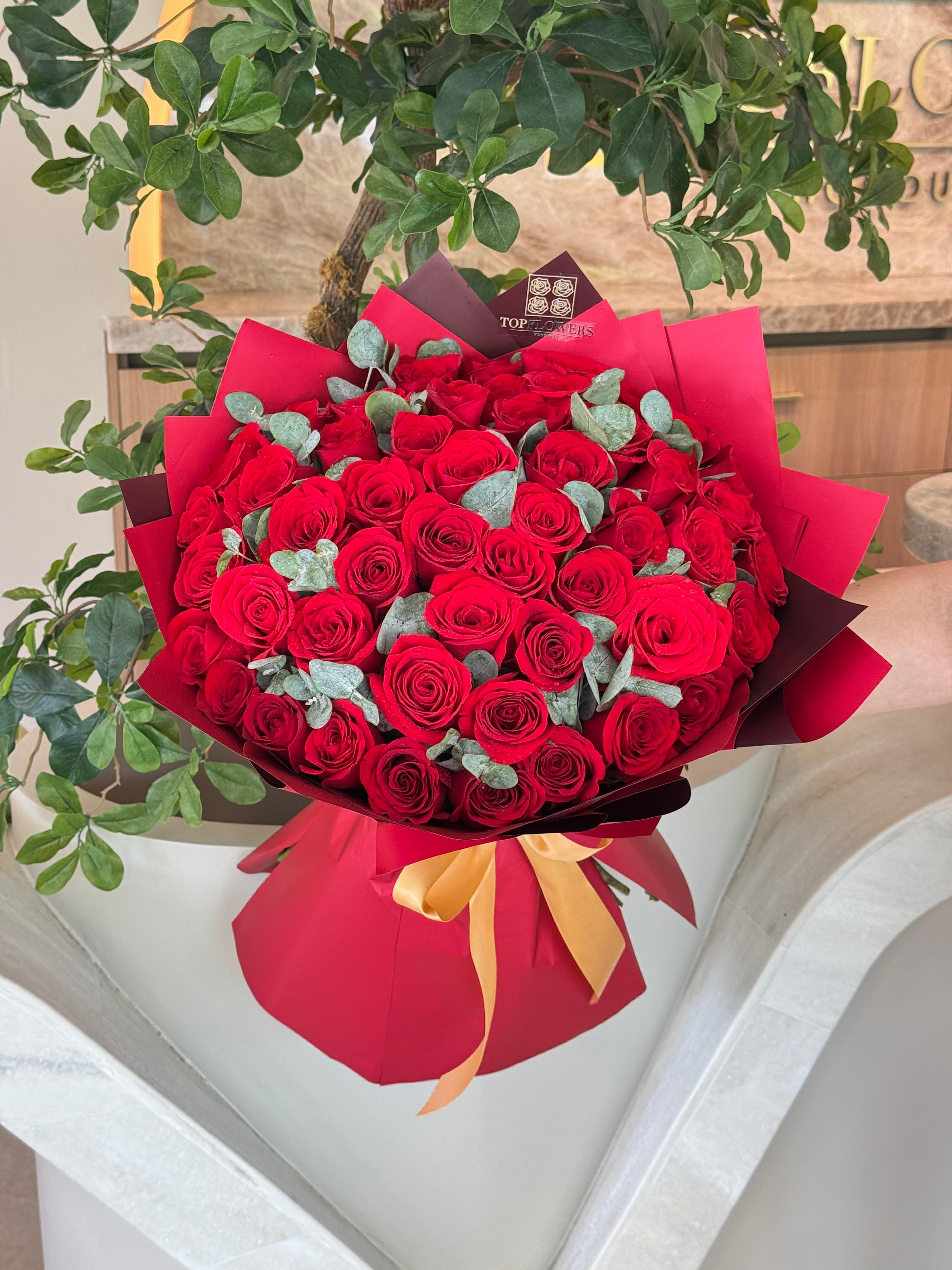 Signature Bouquet (50 Roses)
