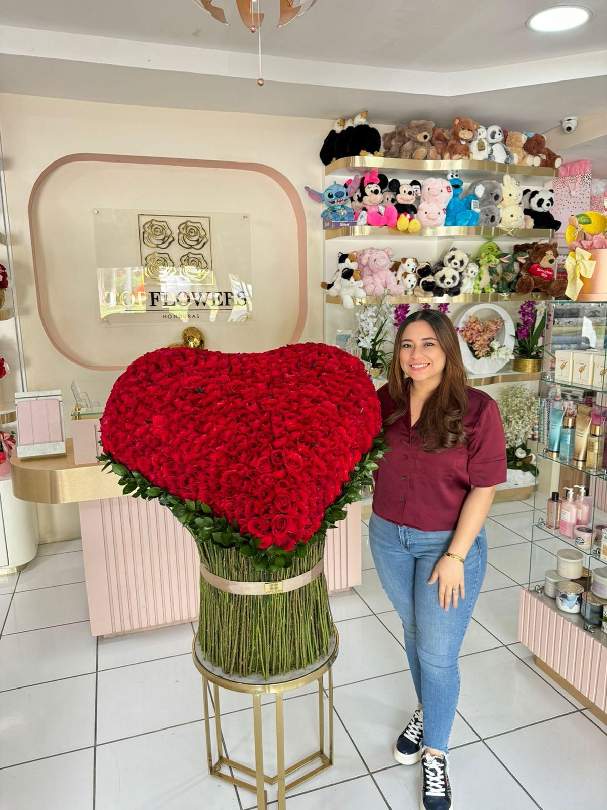 700 Roses Standing Lover Heart (700 roses) | Top Flowers