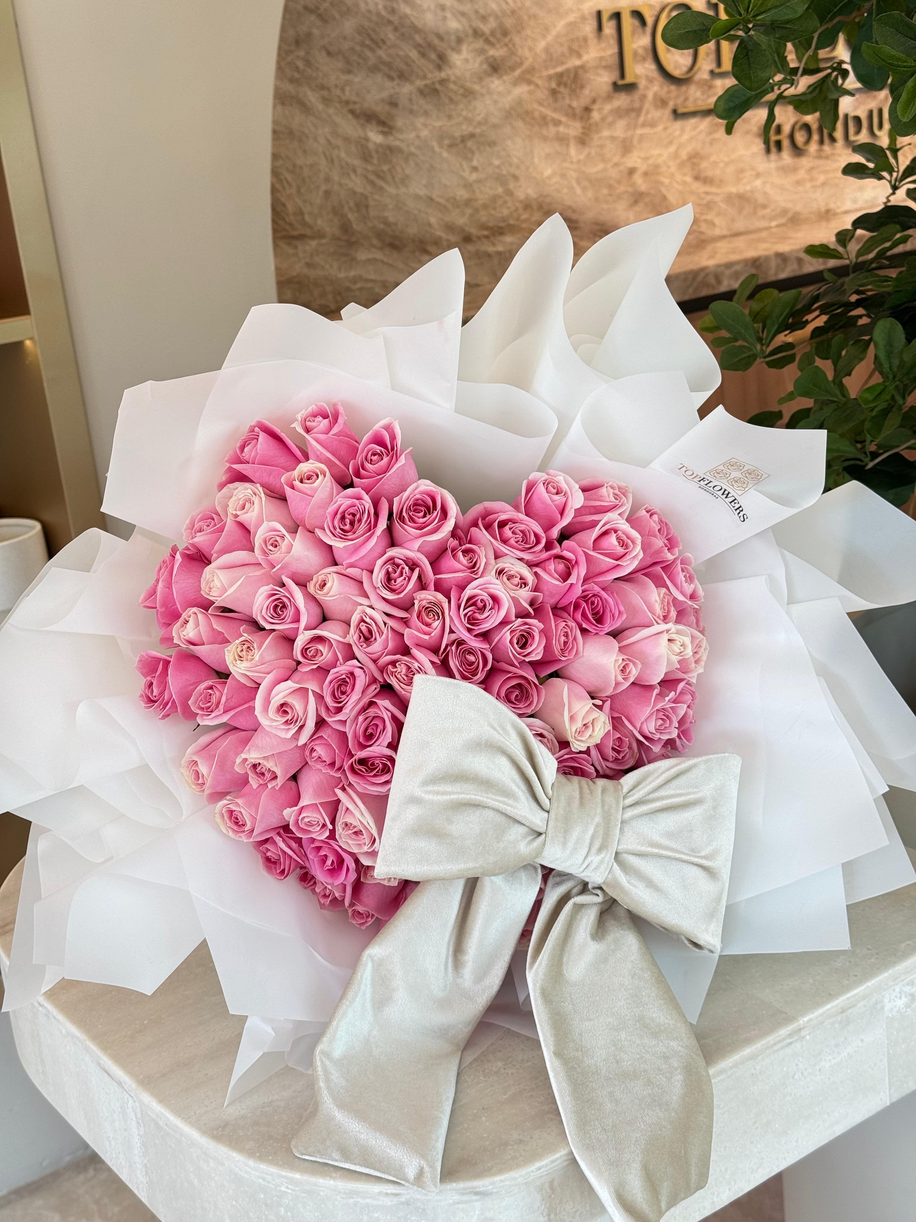 Velvet Signature Heart 80 Roses